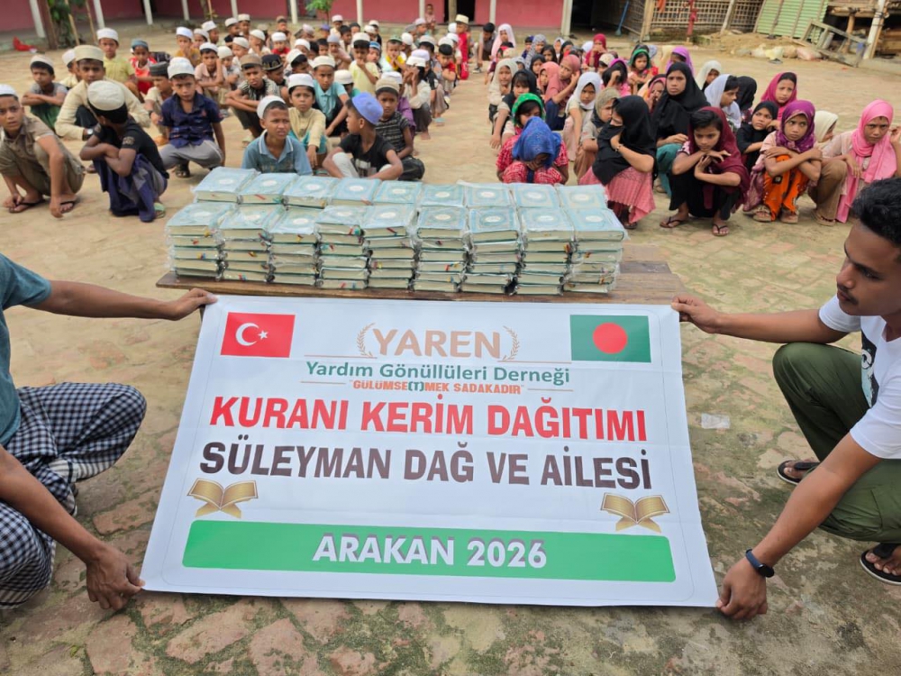 BANGLADEŞ; Kur'an-ı Kerim dağıtımı...