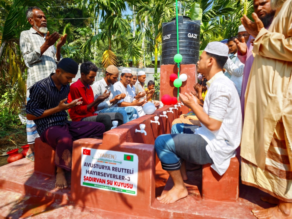 BANGLADEŞ; Şadırvanlı su kuyusu açılışı...