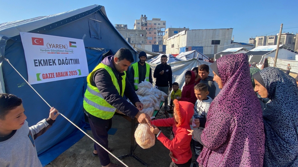 GAZZE ; Ekmek dağıtımı...