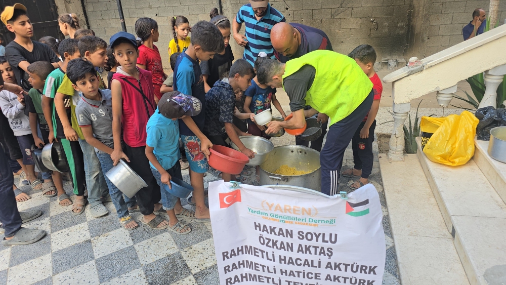 GAZZE; Sıcak yemek dağıtım...