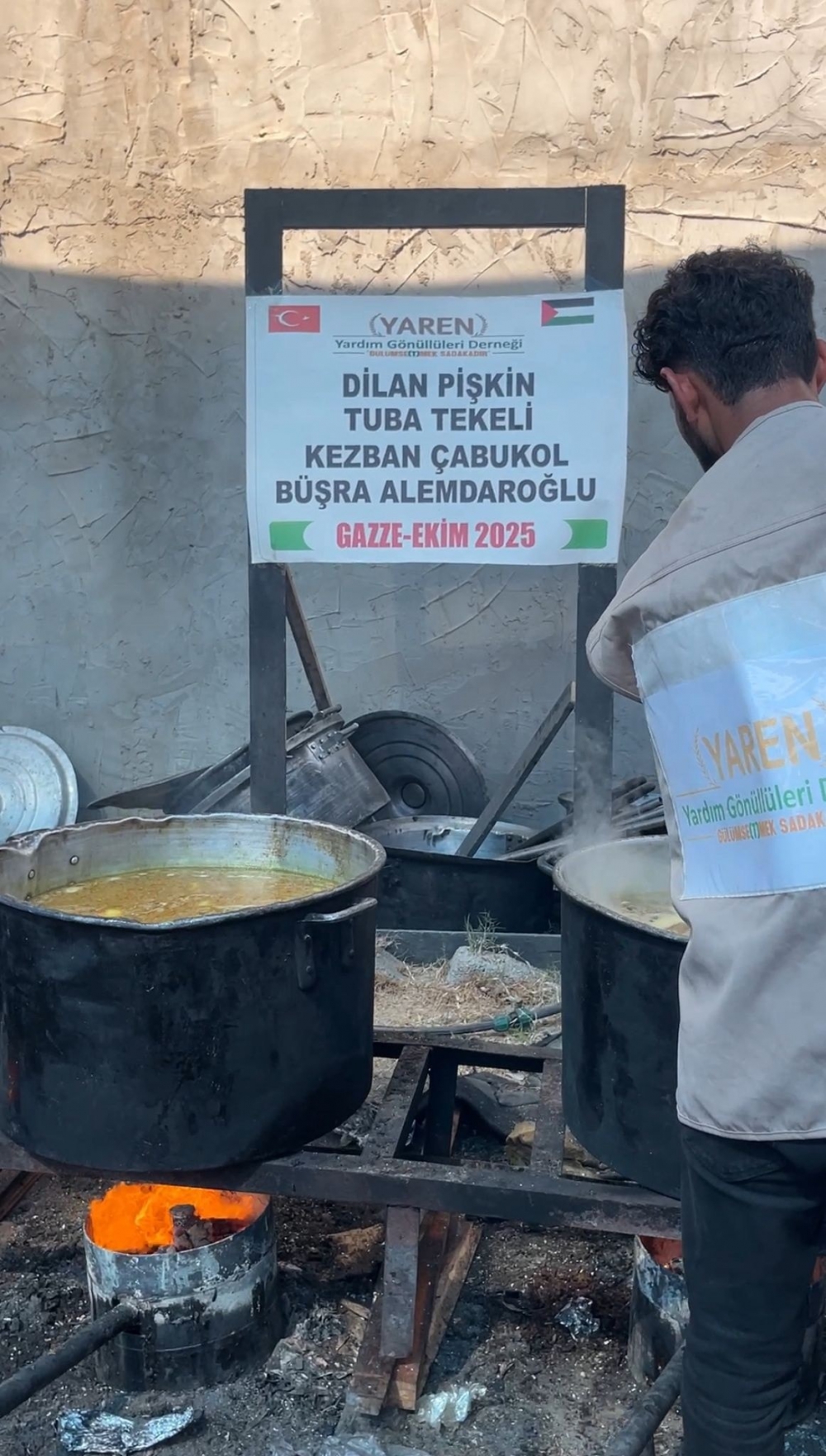 GAZZE; Sıcak yemek dağıtım...