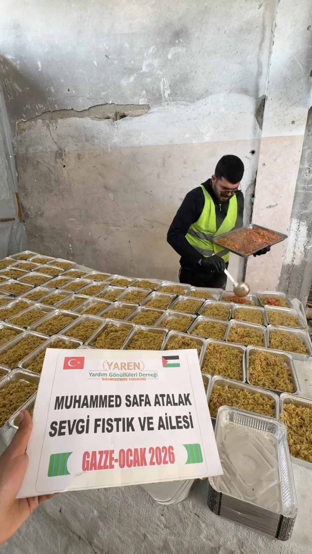 GAZZE; Sıcak yemek dağıtım...