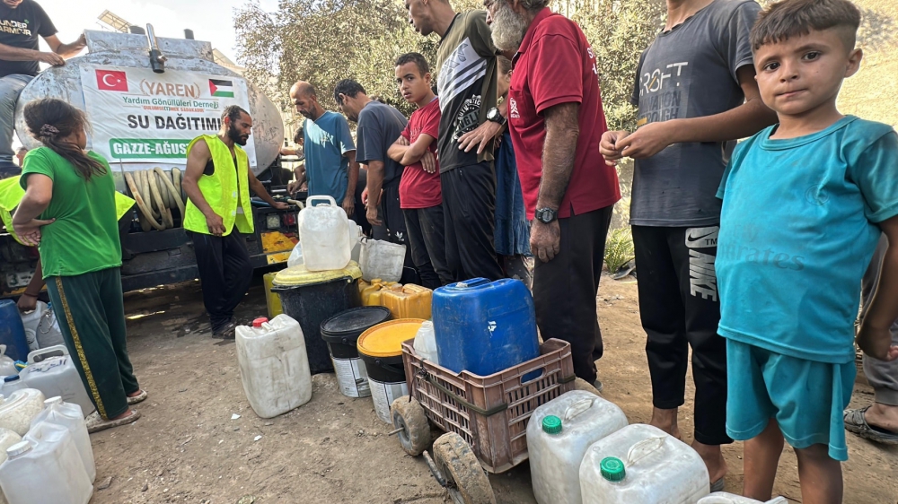 GAZZE; Yaren Elaziz çadır kenti bölgesi 3. Su dağıtımı...