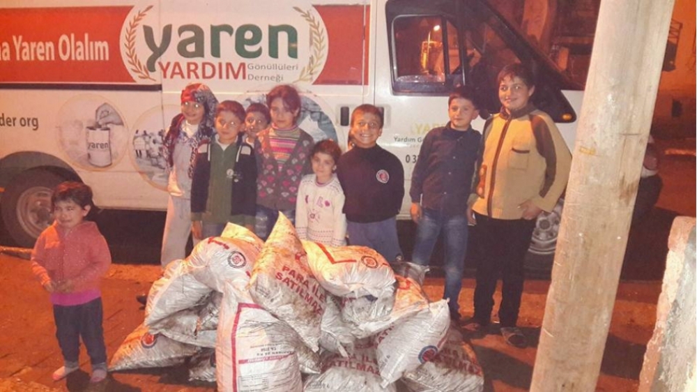 Minik Yetimler Üşümesin Diye...